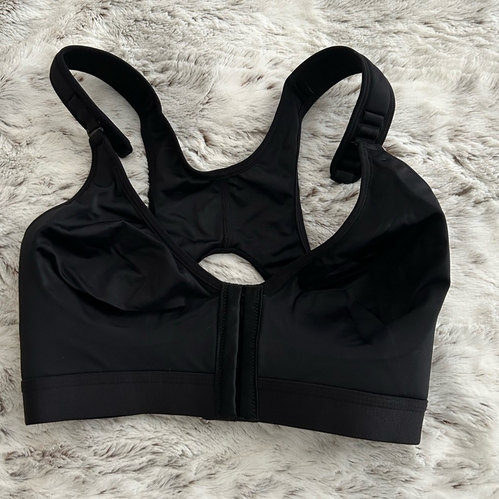 Front close bra - Picture 1 of 9